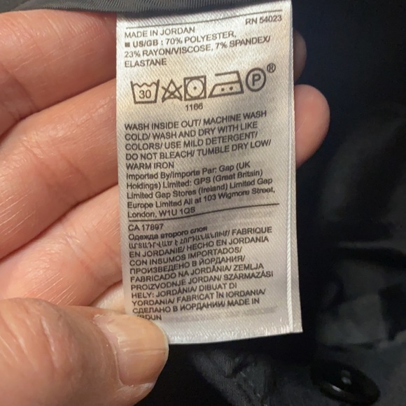 Banana Republic black shorts. Perfect condition. Never worn. - Picture 3 of 5